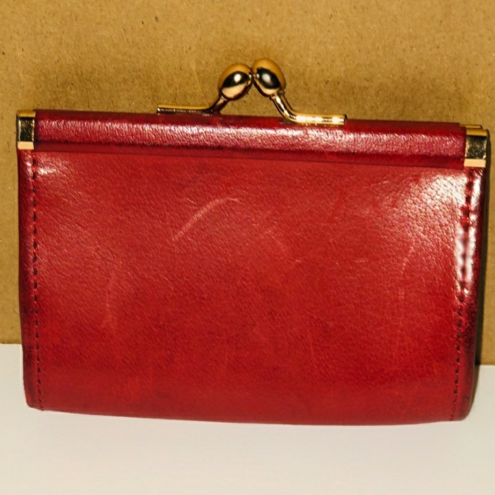 Vintage Coach kiss lock coin purse